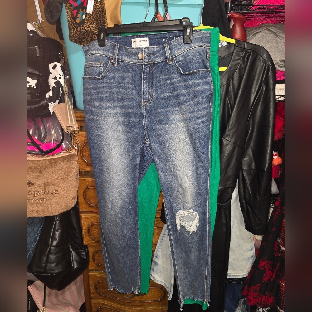 NWOT LANE BRYANT JEANS 14